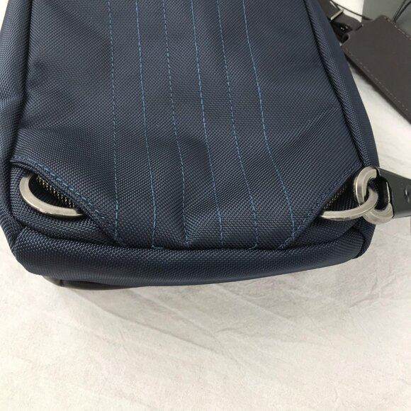 TUMI SLING BAG In blue - Picture 5 of 8